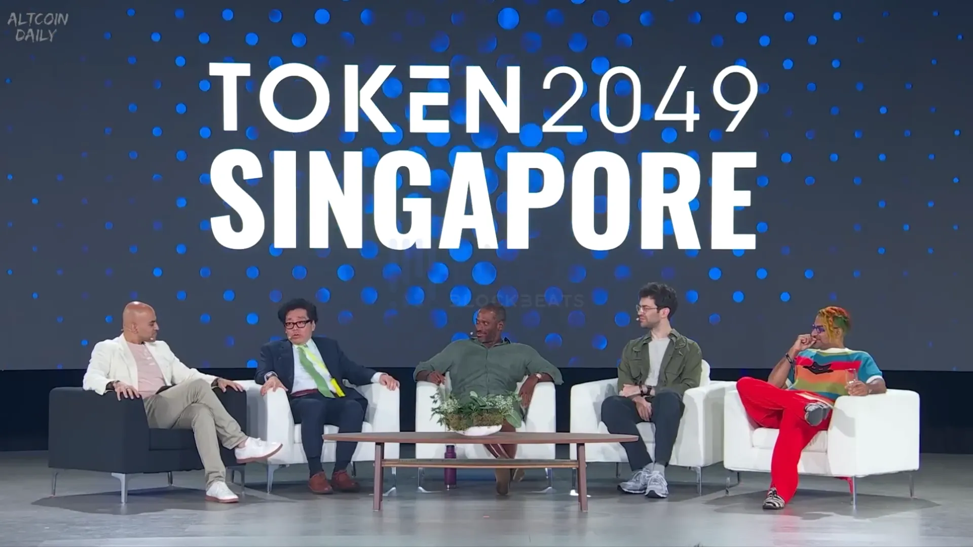 Tom Lee Jokingly Calls ‘Bull Market Argument “Very Dumb” Review: In the crypto world, being dumb is a good thing Tom Lee Jokingly Calls ‘Bull Market Argument “Very Dumb” Review: In the crypto world, being dumb is a good thing