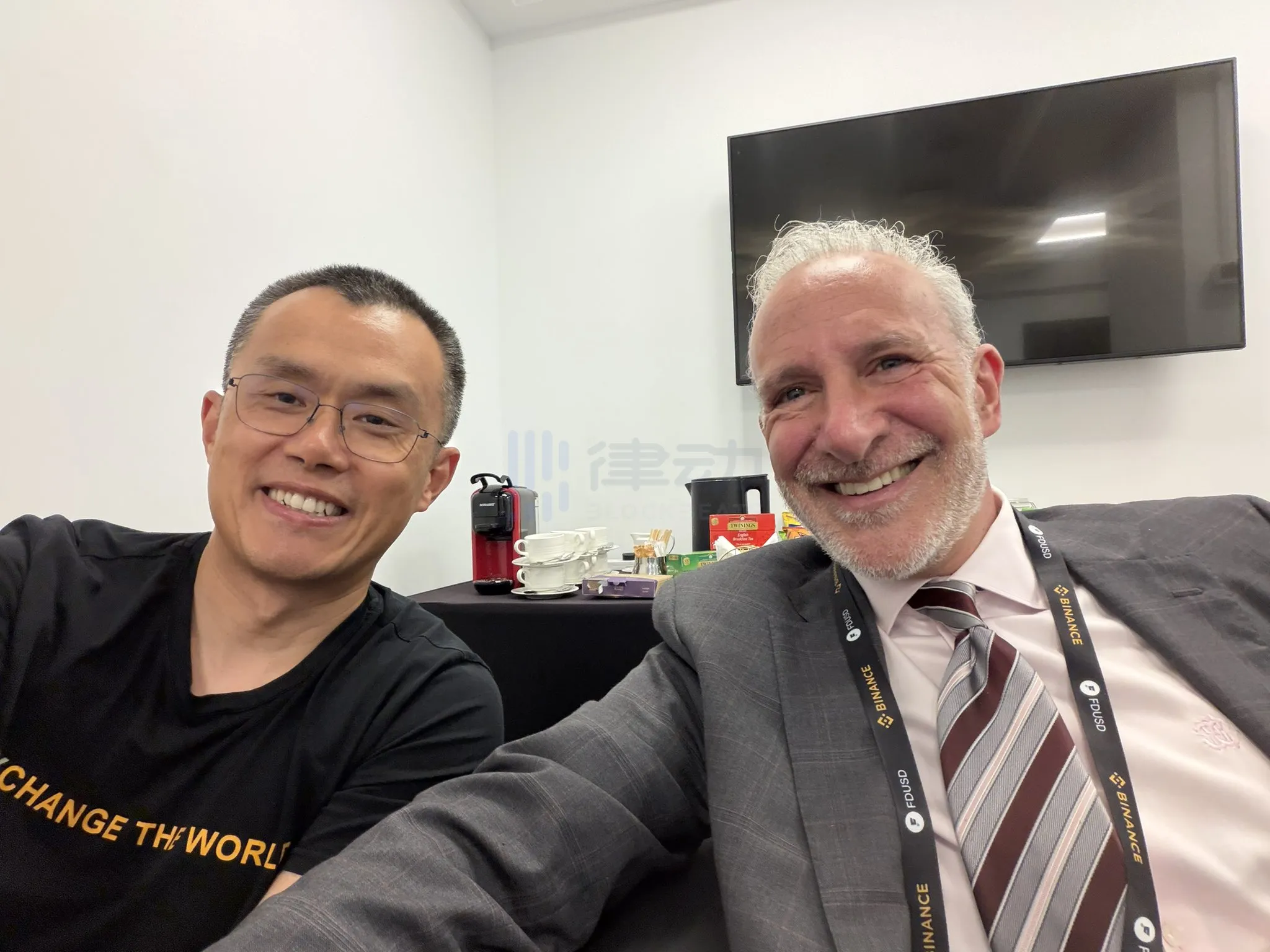CZ: Debate on “Bitcoin vs. Tokenized Gold Pros and Cons” with Peter Schiff is about to begin CZ: Debate on “Bitcoin vs. Tokenized Gold Pros and Cons” with Peter Schiff is about to begin